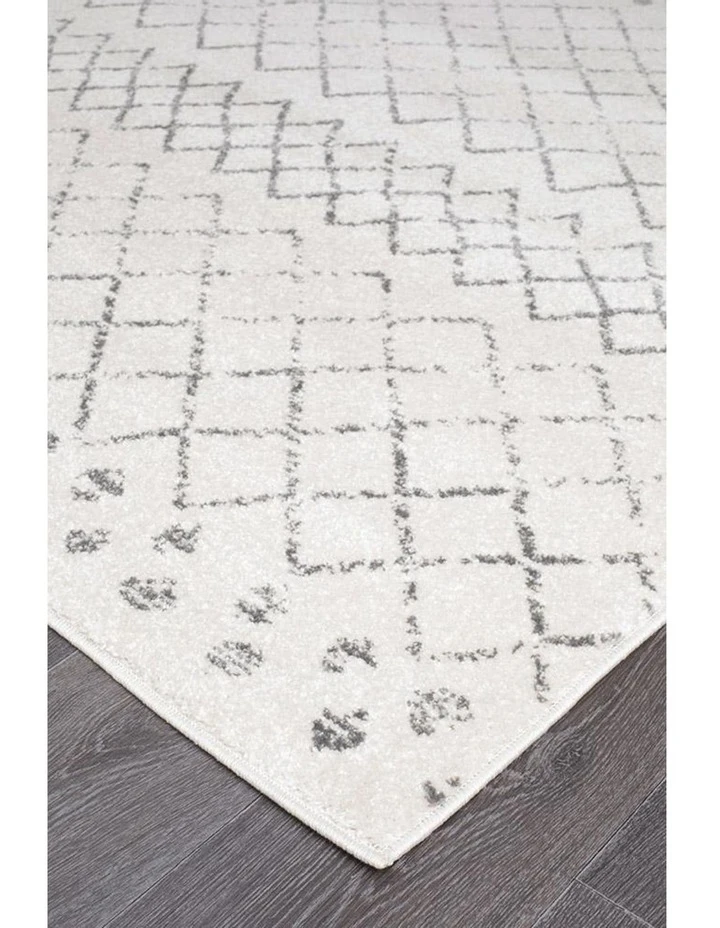 Rug Culture Oasis Selma White Grey Tribal Rug 3 Rug Culture Oasis Selma White Grey Tribal Rug - Image 3