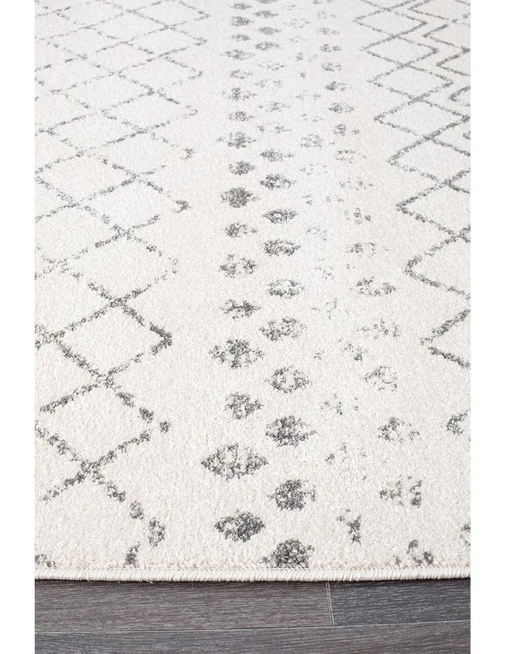 Rug Culture Oasis Selma White Grey Tribal Rug 4 Rug Culture Oasis Selma White Grey Tribal Rug - Image 4