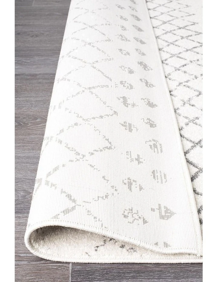 Rug Culture Oasis Selma White Grey Tribal Rug 6 Rug Culture Oasis Selma White Grey Tribal Rug - Image 6