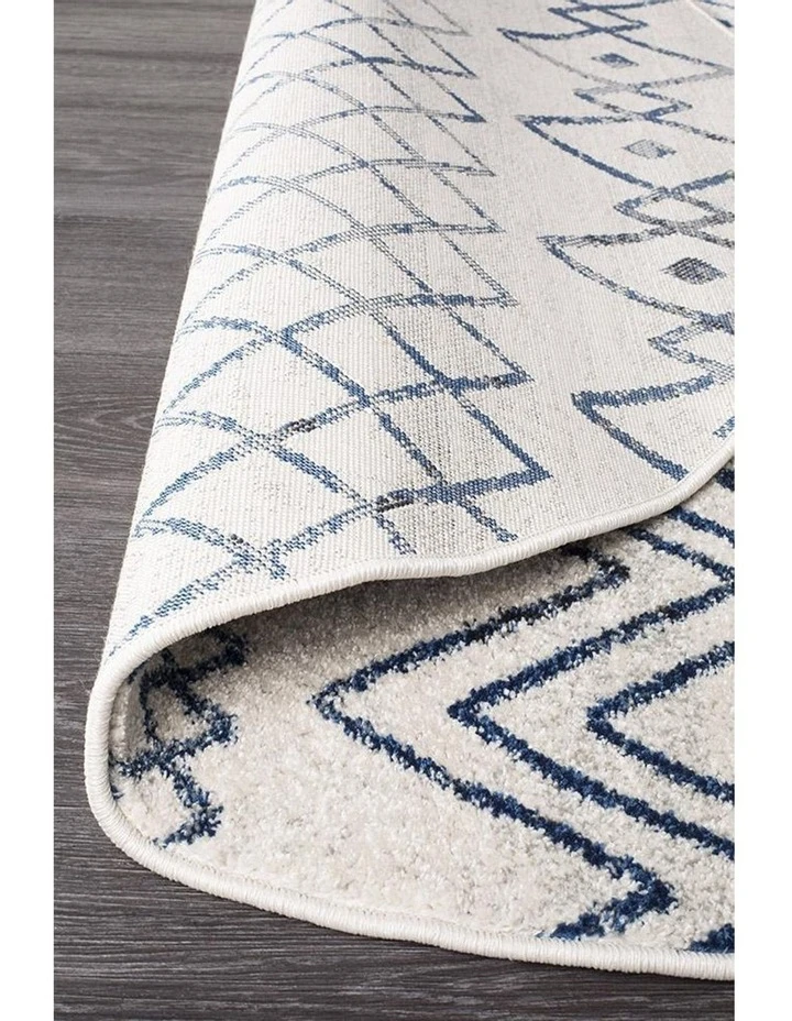 Rug Culture Oasis Nadia White Blue Rustic Tribal Round Rug 5 Rug Culture Oasis Nadia White Blue Rustic Tribal Round Rug - Image 5