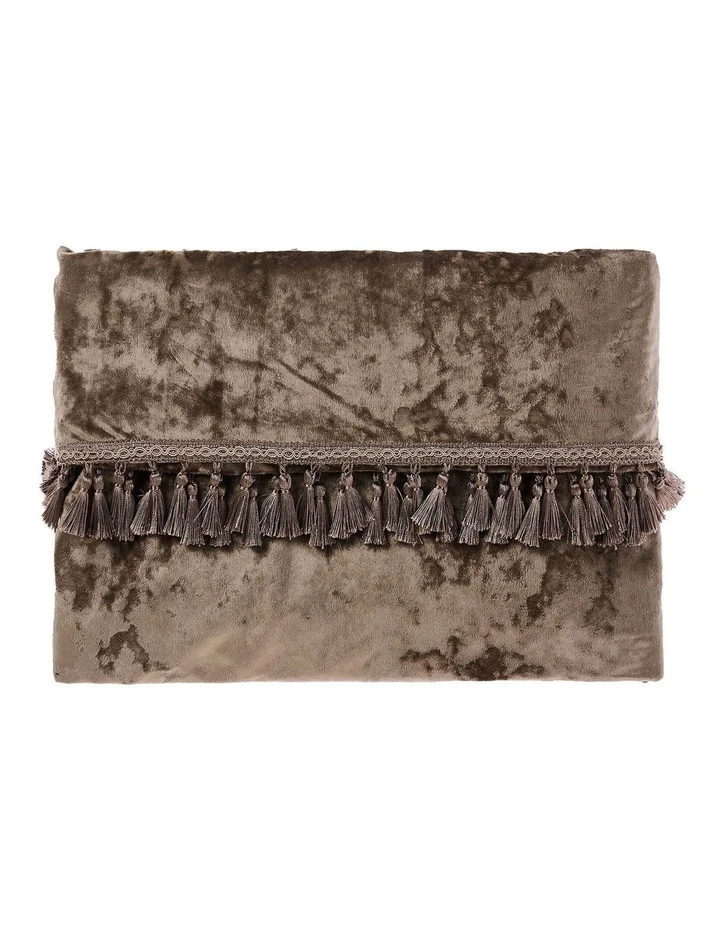 Grace by Linen House Teramo Throw 2 Grace by Linen House Teramo Throw - Image 2