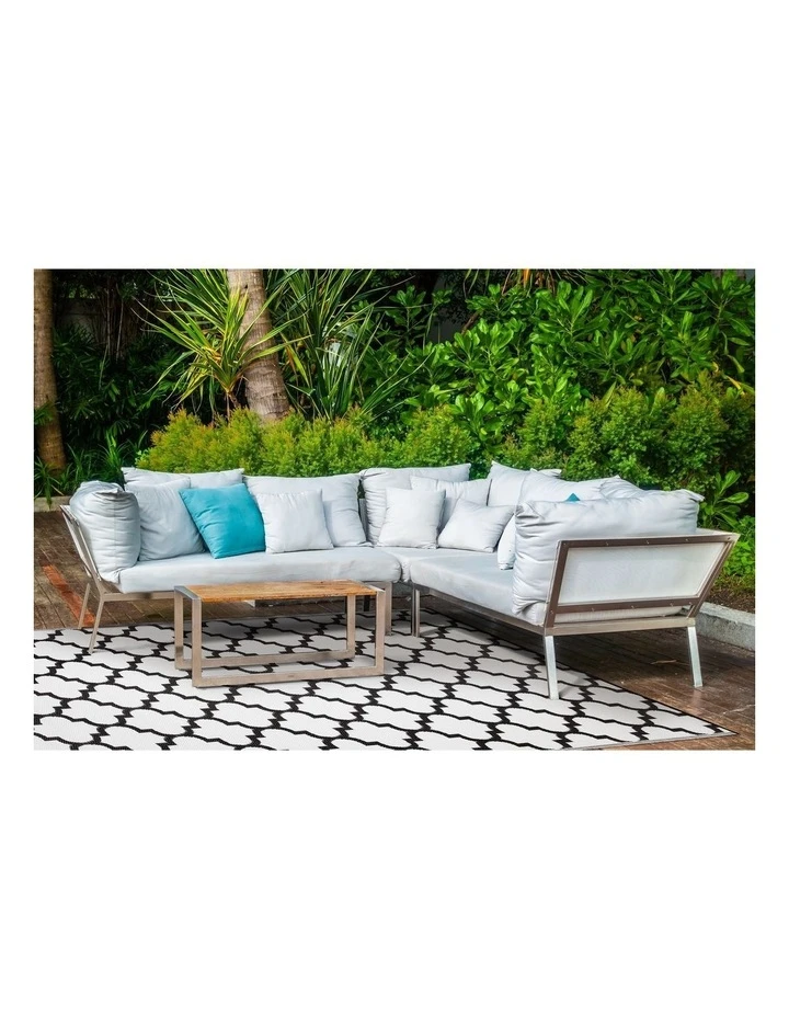Fab Habitat 180x270 cm Recycled Plastic Outdoor Rug and Mat Tangier Black and White 4 Fab Habitat 180x270 cm Recycled Plastic Outdoor Rug and Mat Tangier Black and White - Image 4