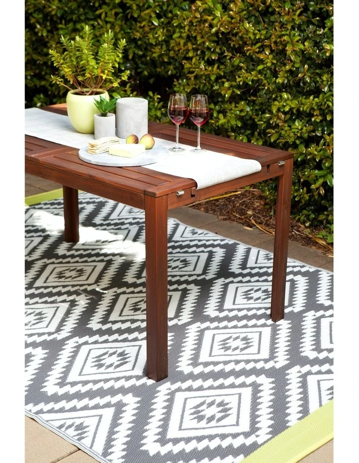 Fab Habitat 180x270cm Valencia Recycled Plastic Outdoor Rug and Mat 3 Fab Habitat 180x270cm Valencia Recycled Plastic Outdoor Rug and Mat - Image 3
