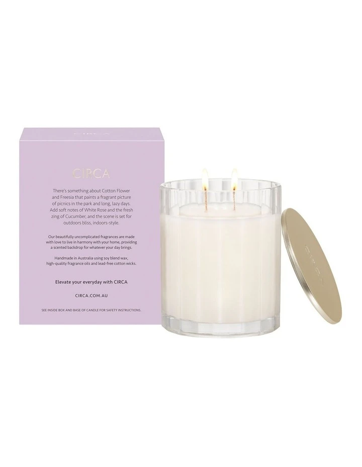 CIRCA Cotton Flower & Freesia Scented Soy Candle 350g 2 CIRCA Cotton Flower & Freesia Scented Soy Candle 350g - Image 2