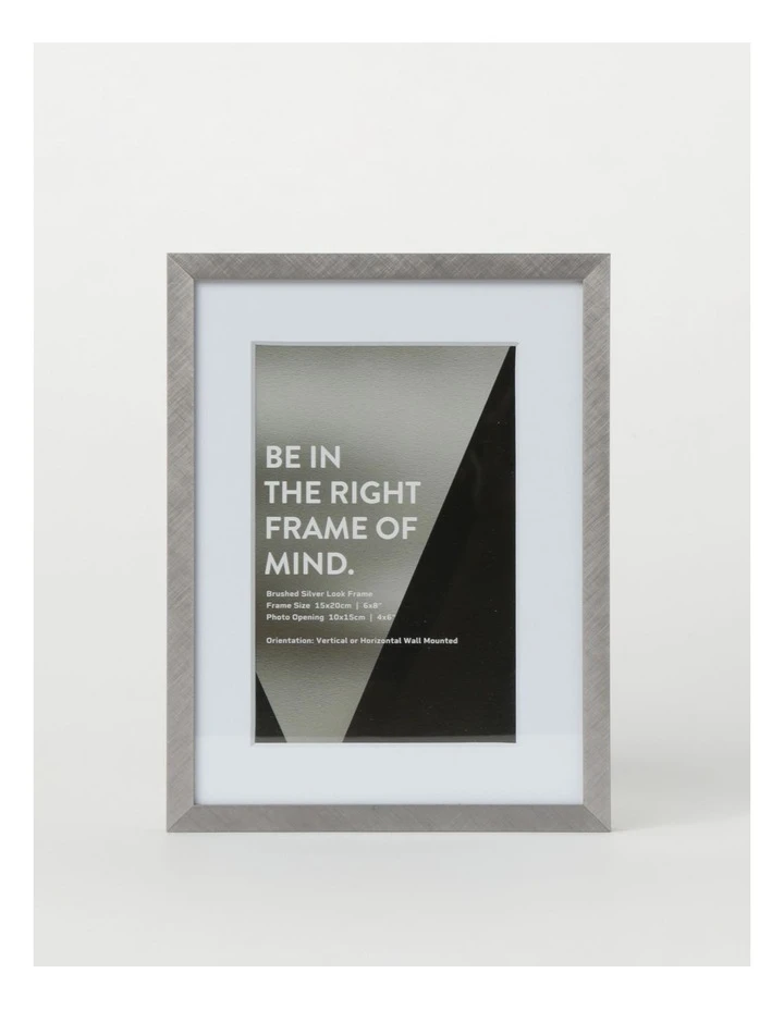 Vue Platinum Metal Frame 15x20cm/10x15cm in Silver 1 Vue Platinum Metal Frame 15x20cm/10x15cm in Silver