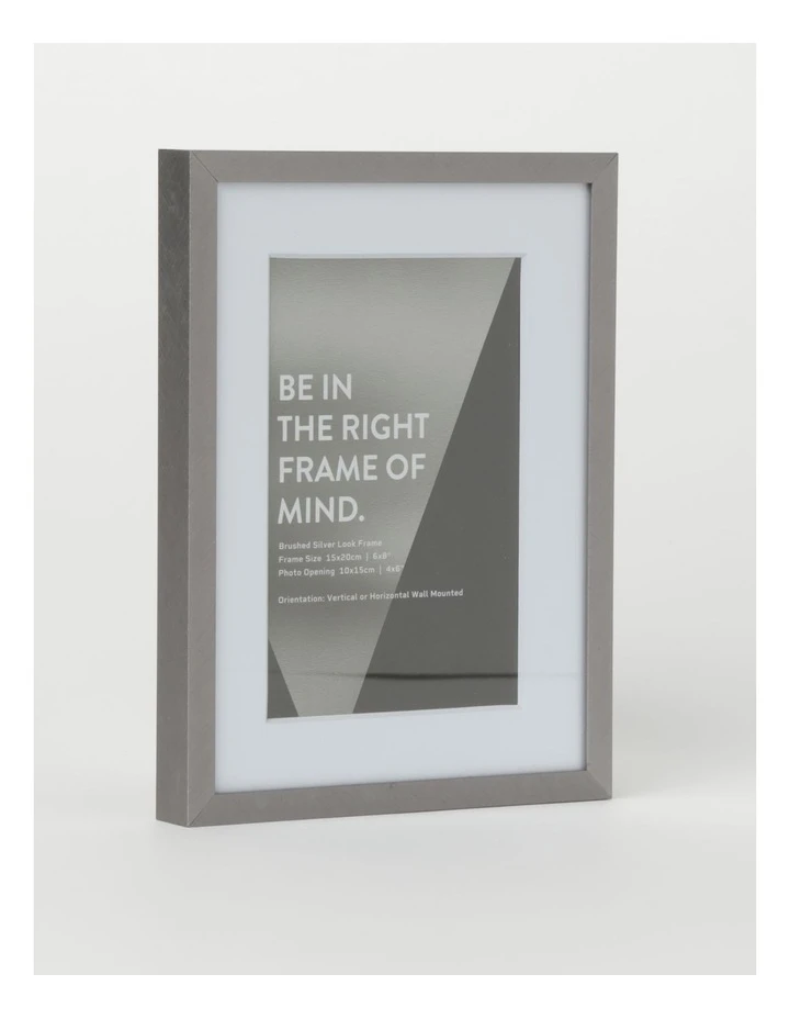 Vue Platinum Metal Frame 15x20cm/10x15cm in Silver 2 Vue Platinum Metal Frame 15x20cm/10x15cm in Silver - Image 2